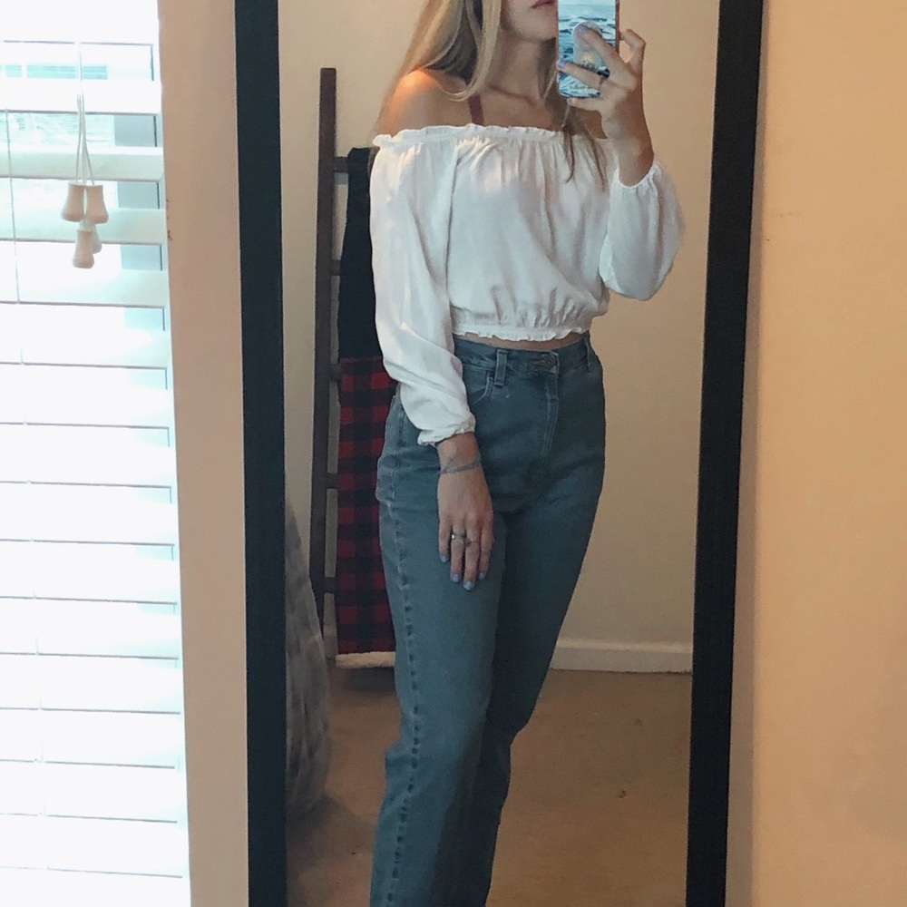Puffy white blouse